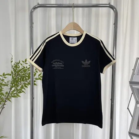 アディダス Tシャツ