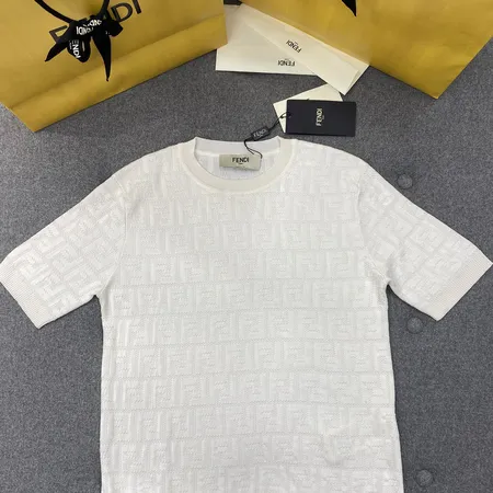 フェンディ Tシャツ