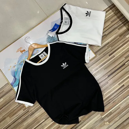 アディダス Tシャツ