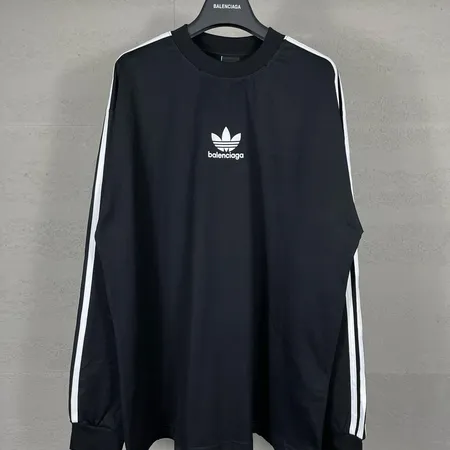 バレンシアガ パーカー