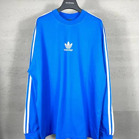 バレンシアガ パーカー