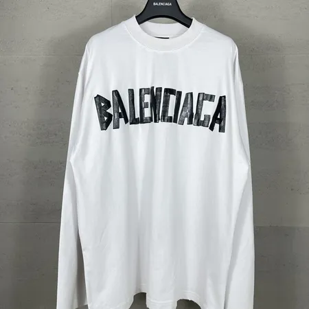 バレンシアガ パーカー