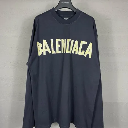 バレンシアガ パーカー