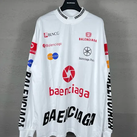 バレンシアガ パーカー