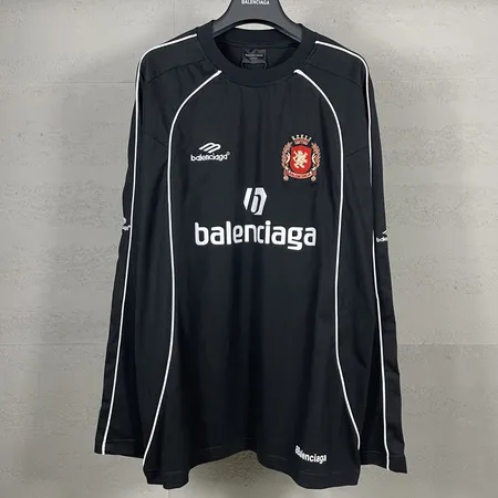 バレンシアガ Tシャツ