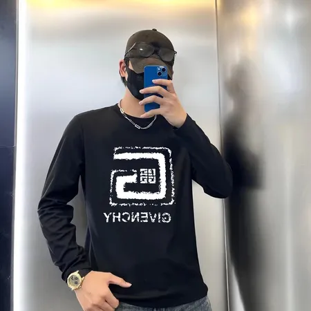 ジバンシィ Tシャツ