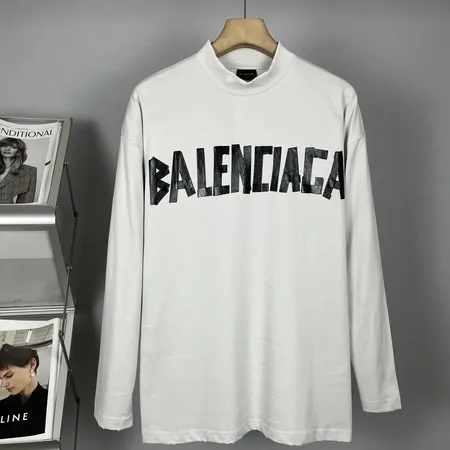 バレンシアガ Tシャツ