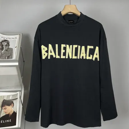 バレンシアガ Tシャツ