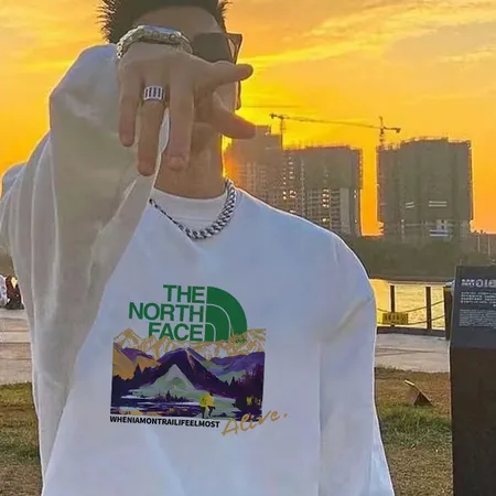 ノースフェイス パーカー