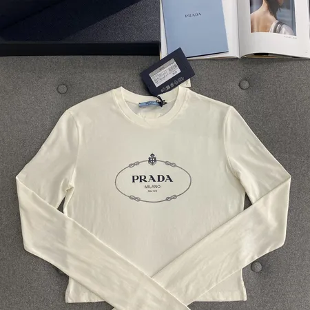 プラダ Tシャツ