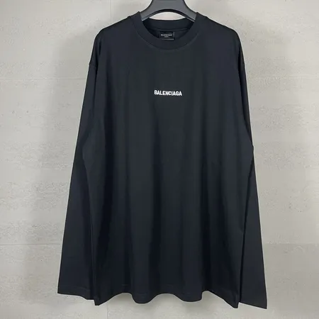 バレンシアガ Tシャツ