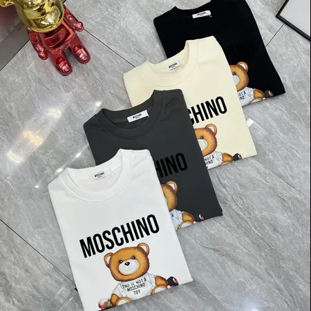 モスキーノ パーカー