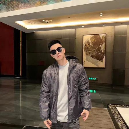 ルイヴィトン ダウンジャケット