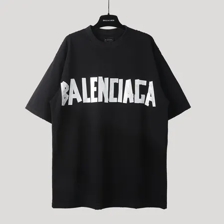 バレンシアガ Tシャツ