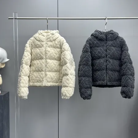 フェンディ ダウンジャケット