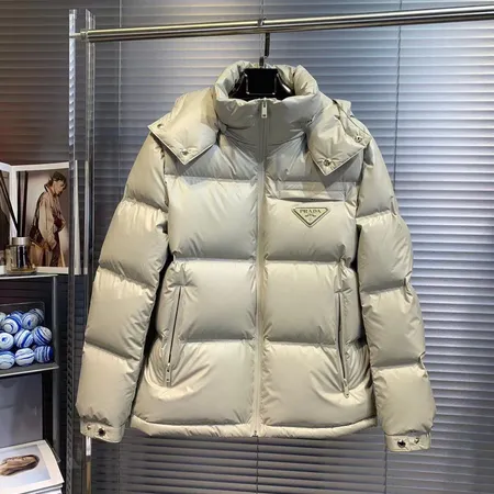 プラダ ダウンジャケット
