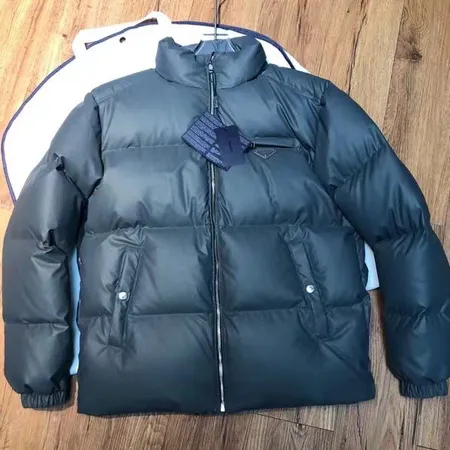 プラダ ダウンジャケット