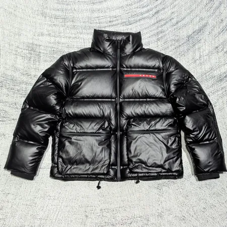 プラダ ダウンジャケット