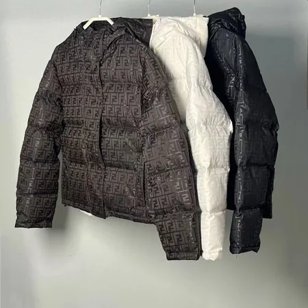 フェンディ ダウンジャケット