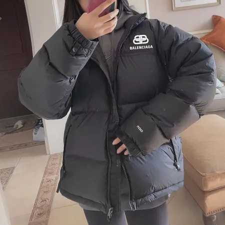 バレンシアガ ダウンジャケット