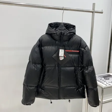 プラダ ダウンジャケット