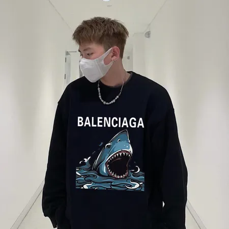 バレンシアガ パーカー