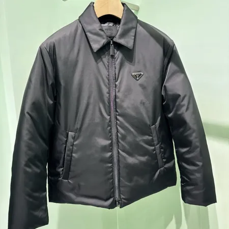 プラダ ダウンジャケット
