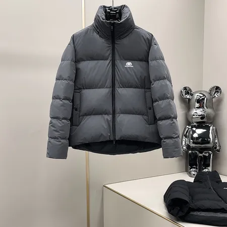 バレンシアガ ダウンジャケット