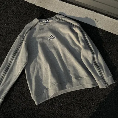 アディダス パーカー