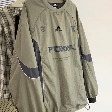 アディダス パーカー