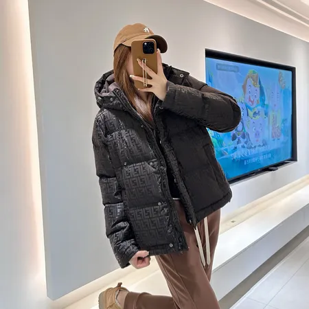 フェンディ ダウンジャケット