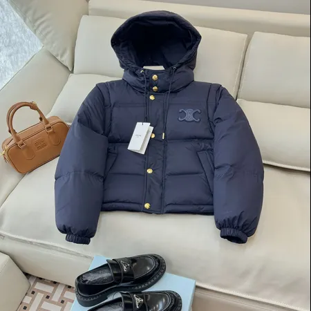 セリーヌ ダウンジャケット