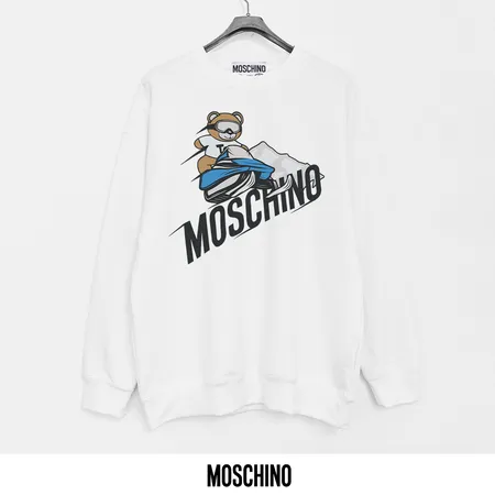 モスキーノ パーカー