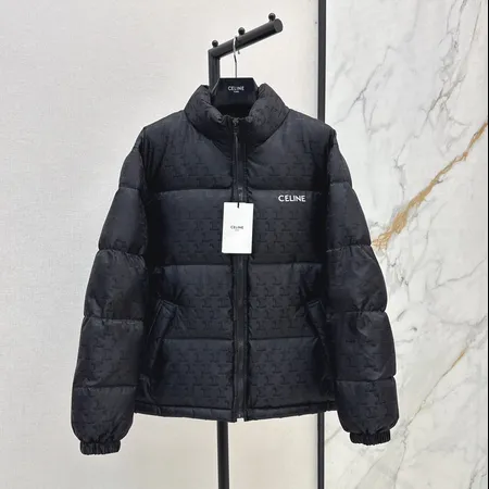 セリーヌ ダウンジャケット