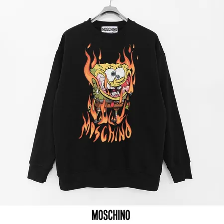 モスキーノ パーカー