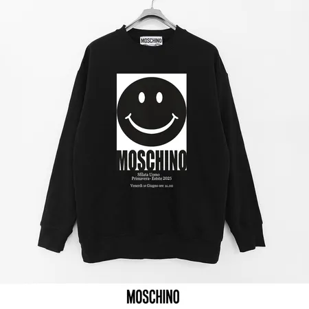 モスキーノ パーカー