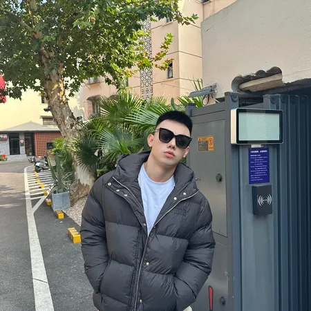 ミュウミュウ ダウンジャケット