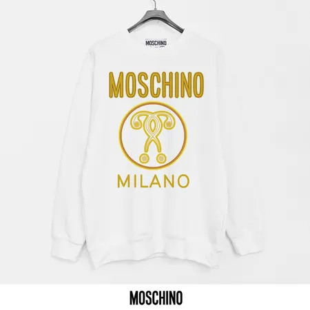 モスキーノ パーカー