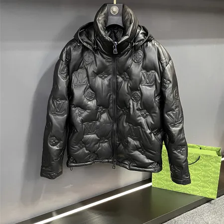 ルイヴィトン ダウンジャケット