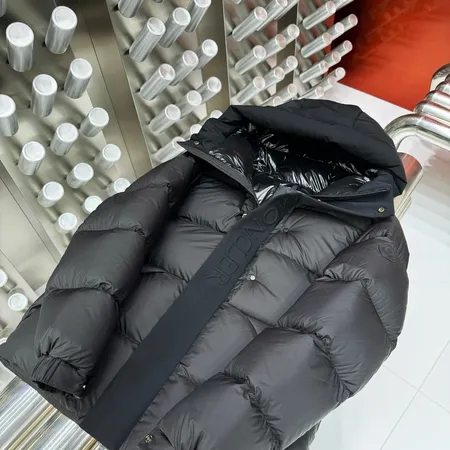 モンクレール ダウンジャケット