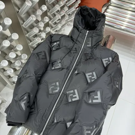 モンクレール ダウンジャケット