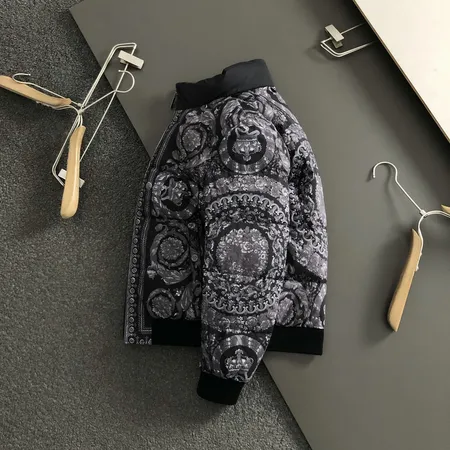 ヴェルサーチ ダウンジャケット