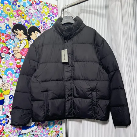 バレンシアガ ダウンジャケット