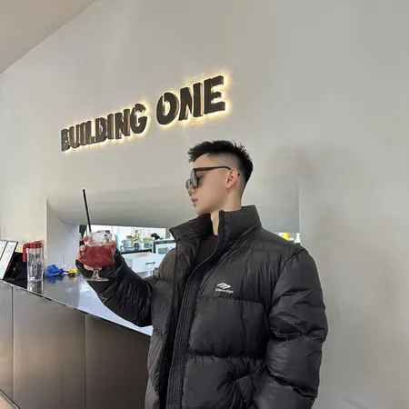 バレンシアガ ダウンジャケット