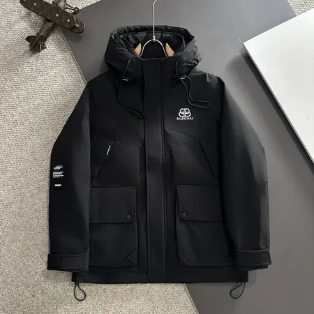 バレンシアガ ダウンジャケット