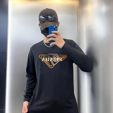 プラダ Tシャツ