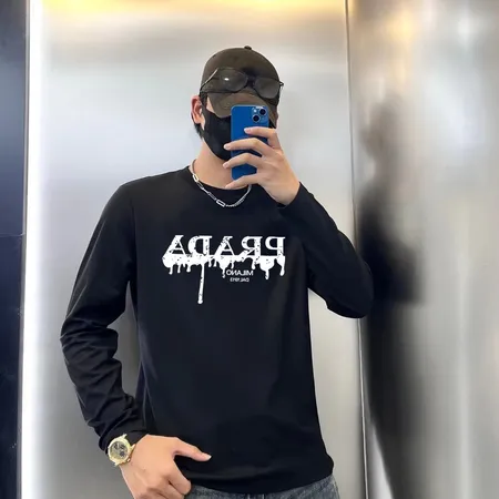 プラダ Tシャツ