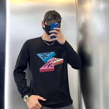 プラダ Tシャツ