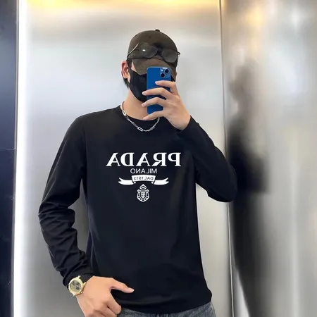 プラダ Tシャツ