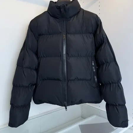 バレンシアガ ダウンジャケット